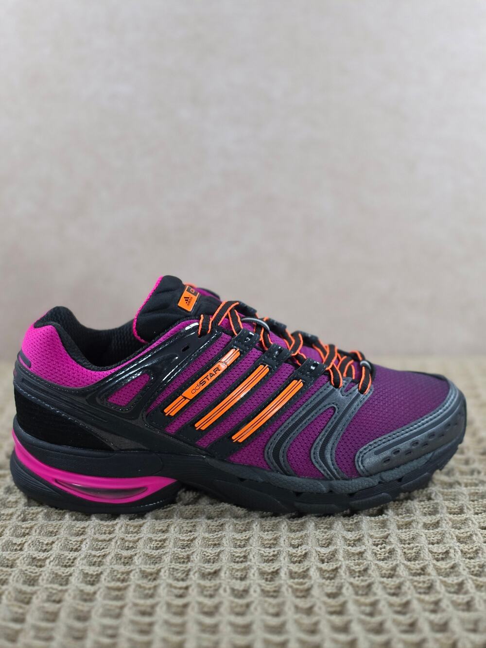 Adidas Adistar Control 5 KI8592 – Women’s 6.5 / Men’s 5.5 – Black/Magenta– BNIB